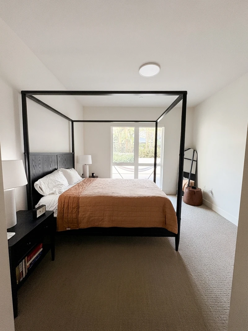 1 bedroom in South Los Angeles photo 2